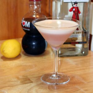Clover Club Tarifi kokteyli