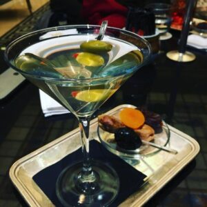 Dirty Martini Tarifi kokteyli